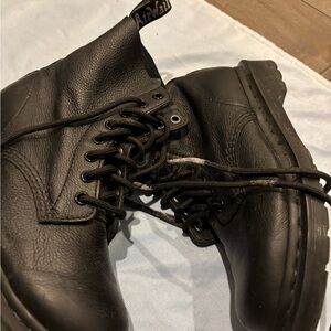 Black Leather Women Boots. Dr. Marten brand. This is like new.